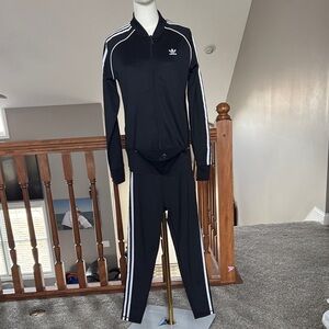 Adidas Women's Black Tracksuit Set jacket size S leggings size M😎